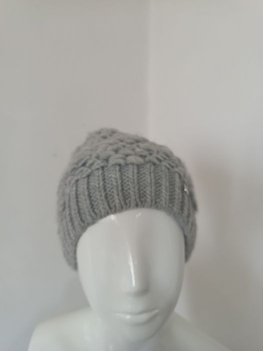 Szara Czapka Zimowa ESPRIT – Gruby Splot, Pompon, Ciepła!