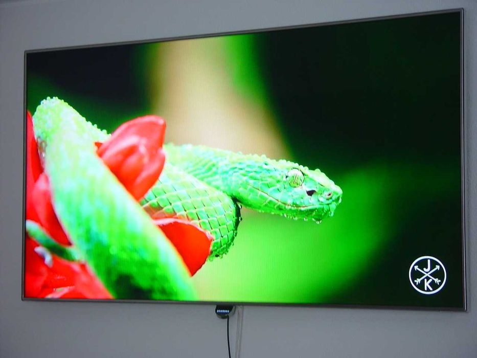 Smart tv Samung de 46 polegadas.