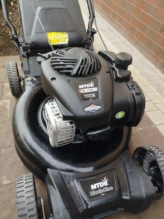 Газонокосарка MTD Briggs & Stratton 450E