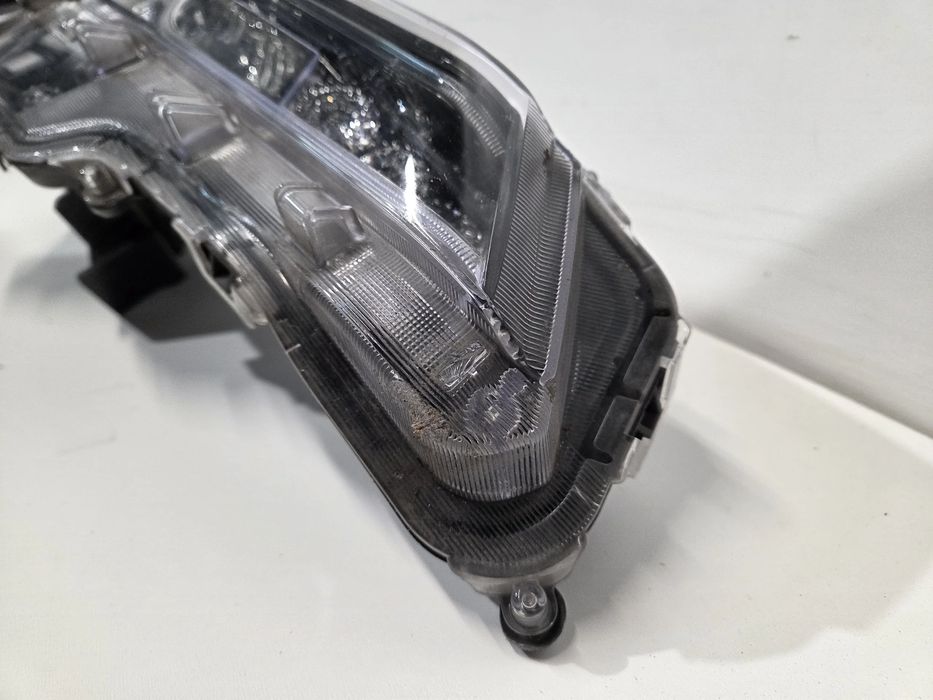 Toyota Corolla E21 HB Kombi Lampa Prawa Przednia Full LED