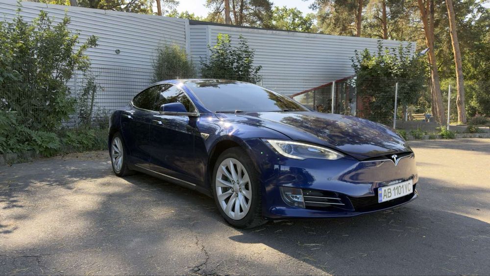 Tesla Model s 70D
