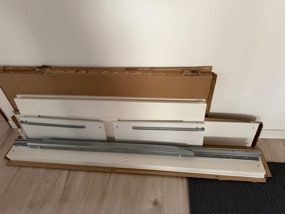 Cama IKEA Modelo BRIMNES com gavetas e estrado 140x200cm
