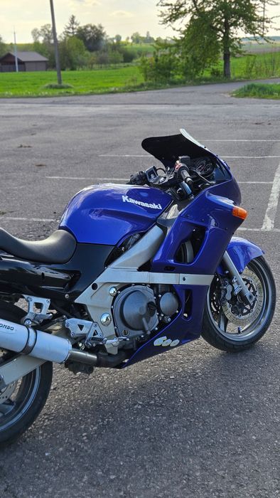 Продам мотоцикл Kawasaki zzr600