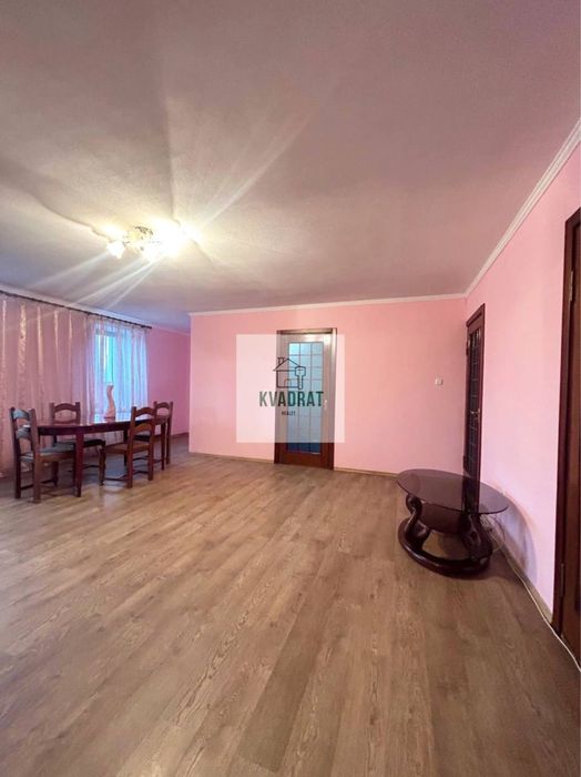 Продам велику 3-х кімнатну квартиру з індивідуальним опаленням