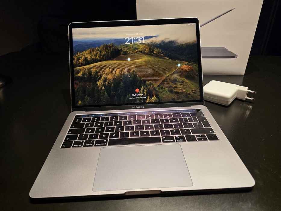 Apple Macbook Pro 13,3'' 2019 z Touch Bar Intel Core i5 8GB RAM 256 SSD