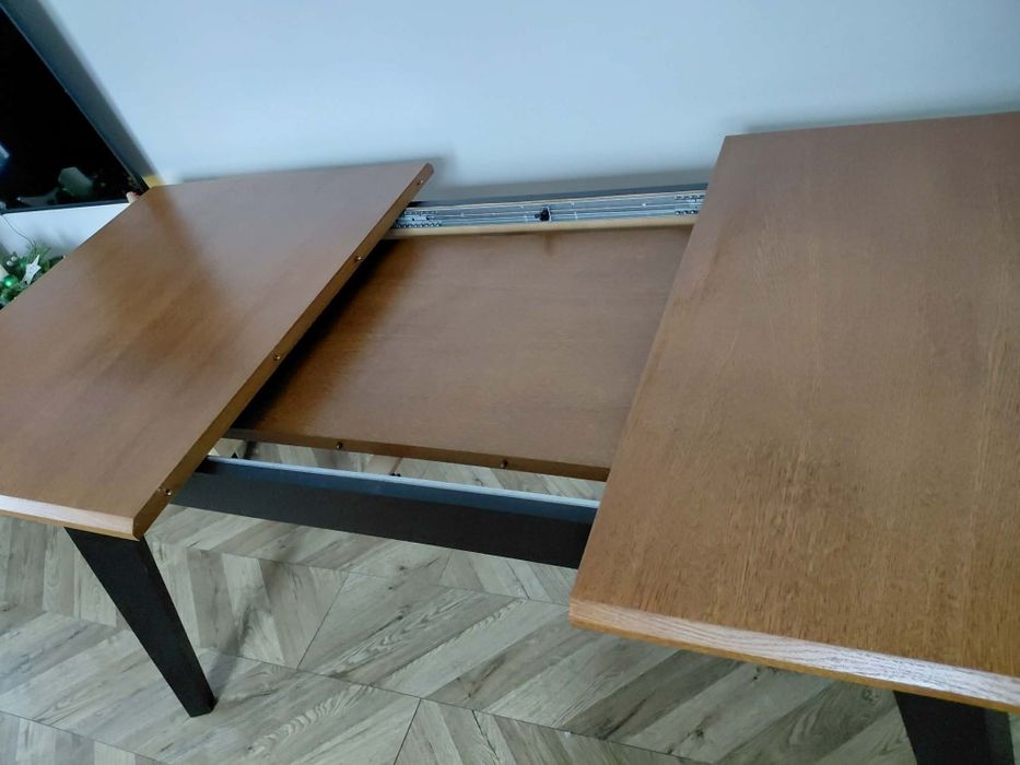 Sprzedam rozkładany stół 150x90