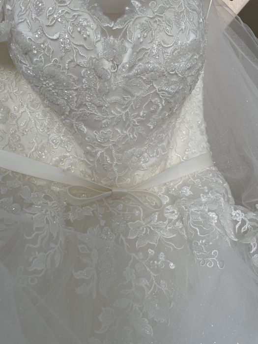 Весільна сукня