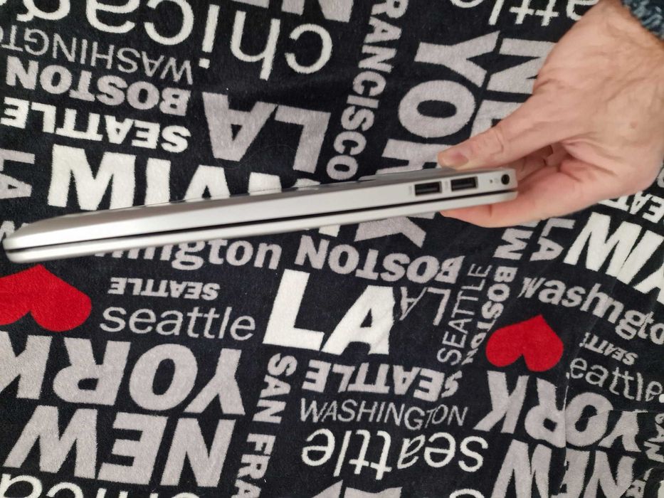 HP 15s-eq0003ua/Full HD/Ryzen™ 3 3200U/8GB DDR4/SSD256/RX Vega 2GB