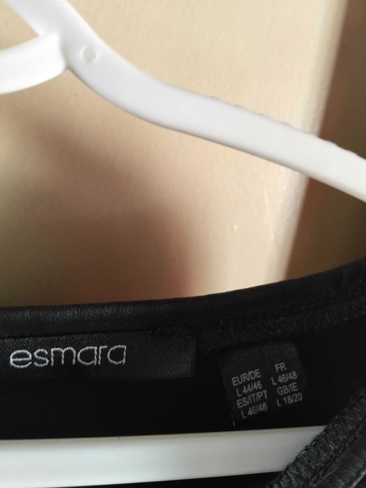 Várias camisolas como novas