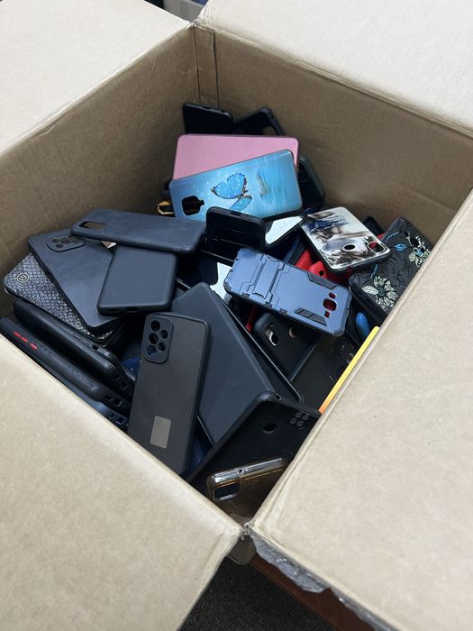 Чохли на телефони і планшети