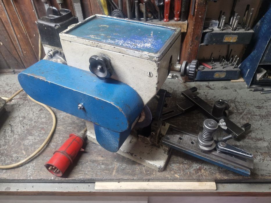 Ostrzałka do pił taśmowych i frezów piłkowych