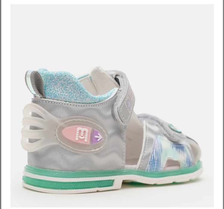 Продам дитячі босоніжки на дівчинку