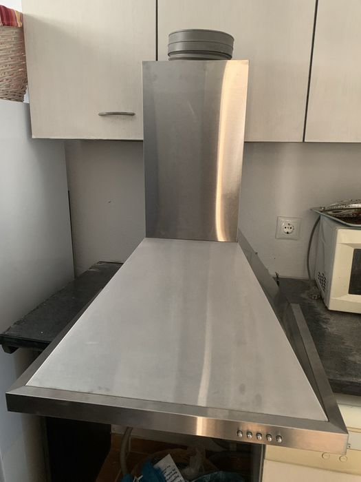 Chaminé de exaustão com Exaustor a funcionar perfeitamente com tubo64564127473667122