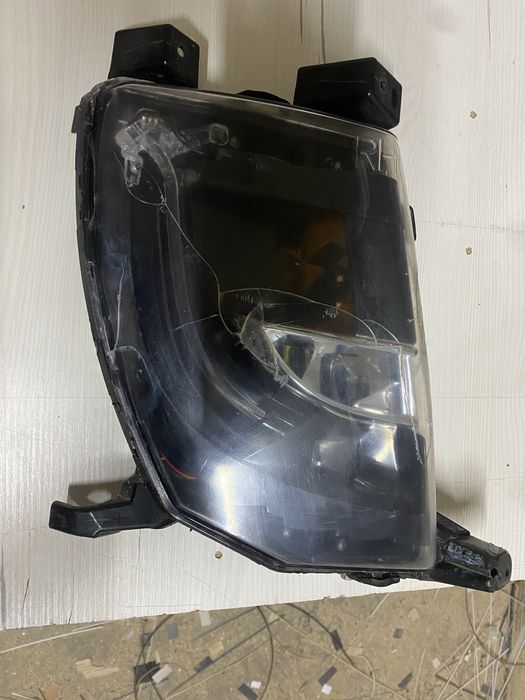 Протитуманна фара Tesla Model S 2012-2020 UpLevel