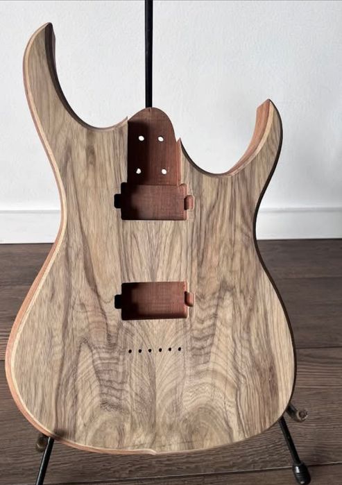 Korpus body gitary 6 strunowej sapele gryf