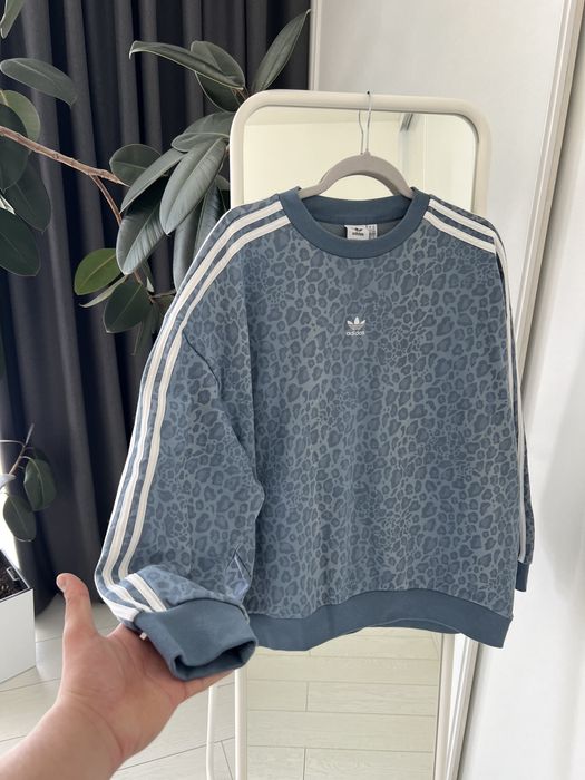 Світшот Adidas.