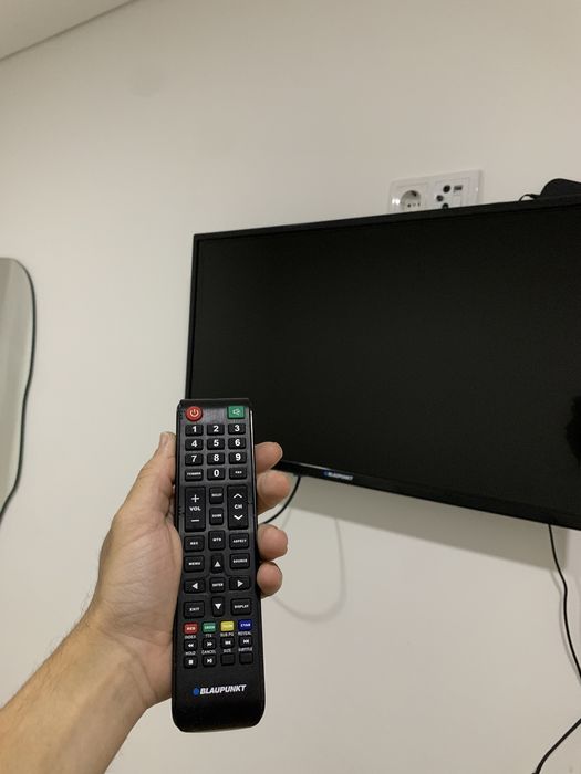TV 32” com suporte de parede