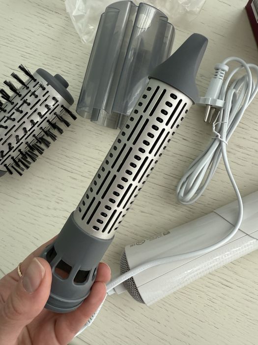 Фен-щітка Philips Series 7000 BHA710/00