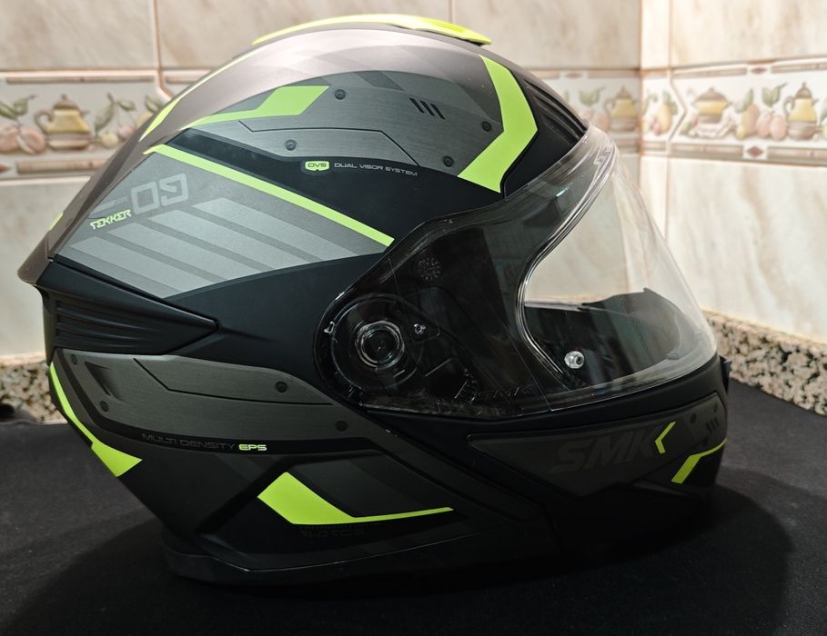 Capacete modular SMK Tekker tamanho XL em excelente estado