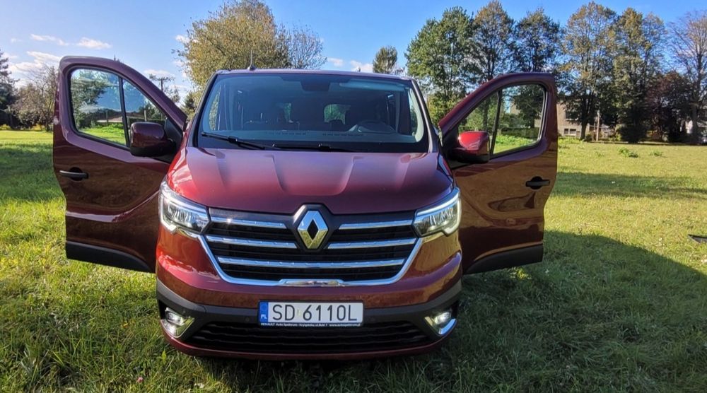 Wynajem busa 9-osobowego Renault Trafic 2023 | Kat. B | Krótki i długi termin