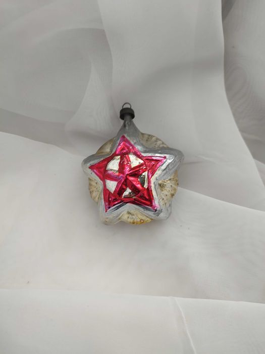 Ялинкові іграшки часів СРСР.