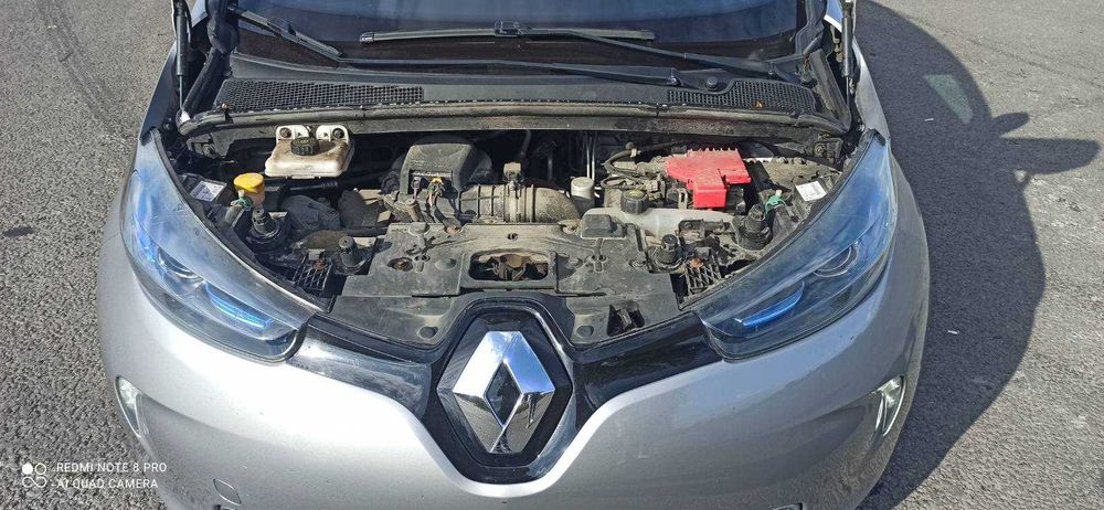 Автомобіль Рено зоє