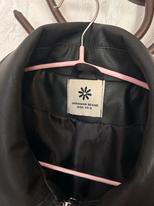 Укорочена шкіряна куртка