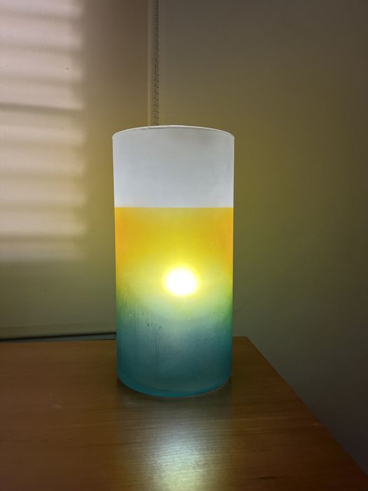 Candeeiro multicolorido cilíndrico