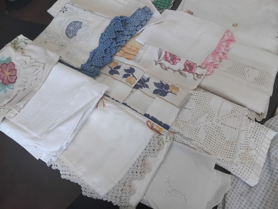 Peças bordadas, croché...