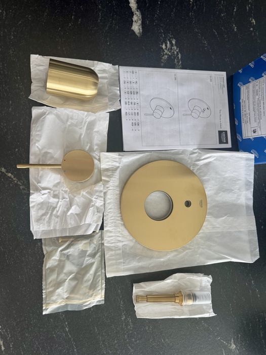 Grohe Essence bateria wannowo- prysznicowa podtynkowa