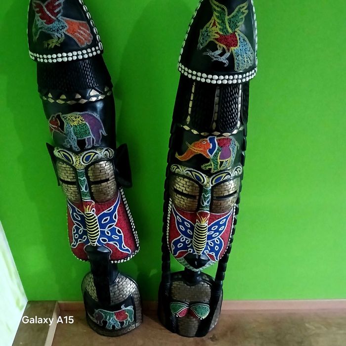 Artefactos  de madeira  africanos