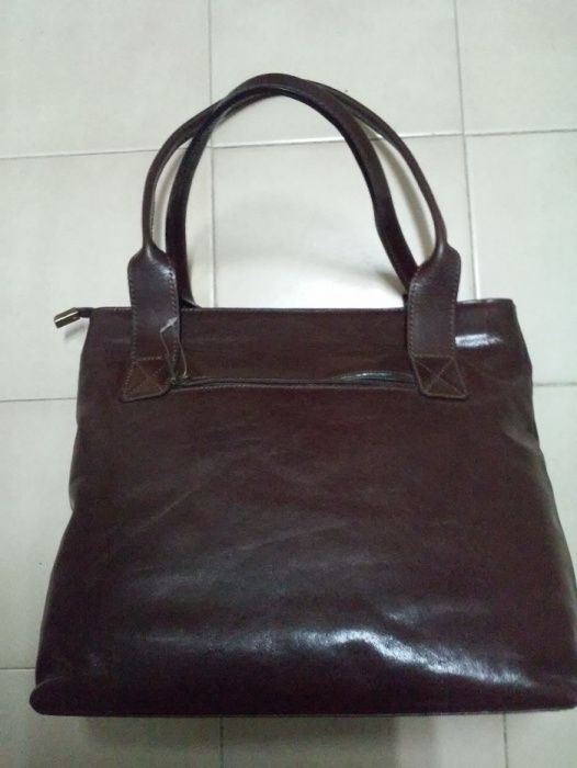 Mala carteira pele verdadeira castanha a estrear modelo atual