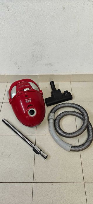 Aspirador de saco AEG 2000W  - DP12
