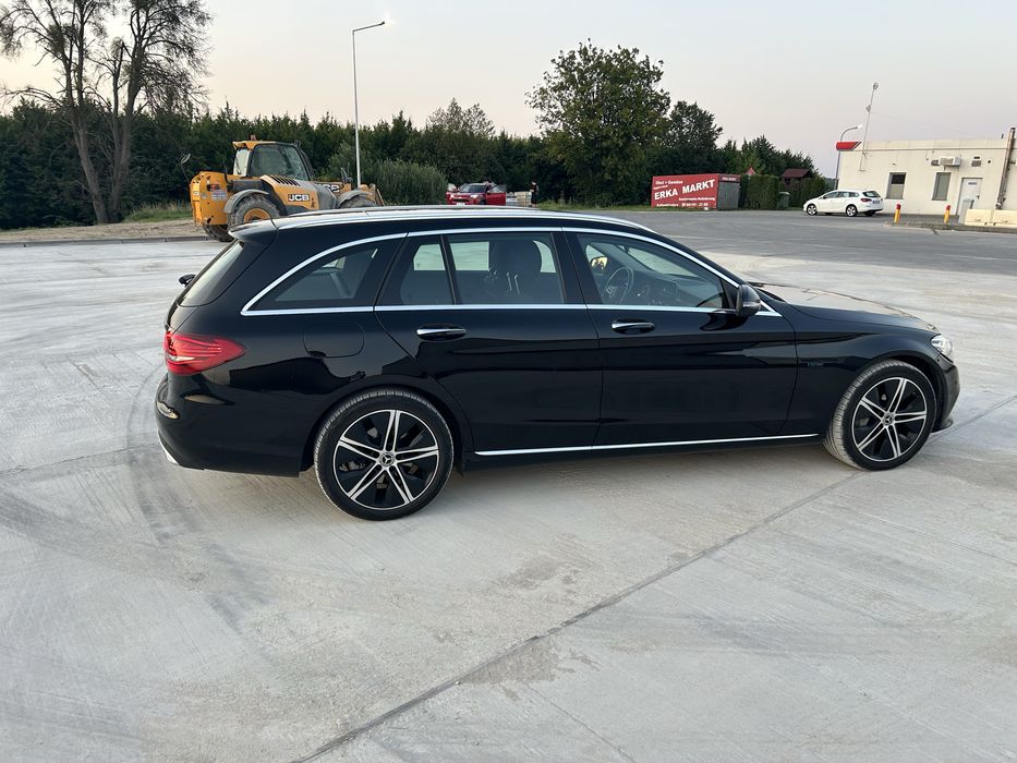 Sprzedam mercedes klasa c 300 de 2021