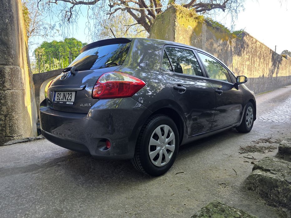 Toyota Auris 1.4 D-4D Com 88.719kms