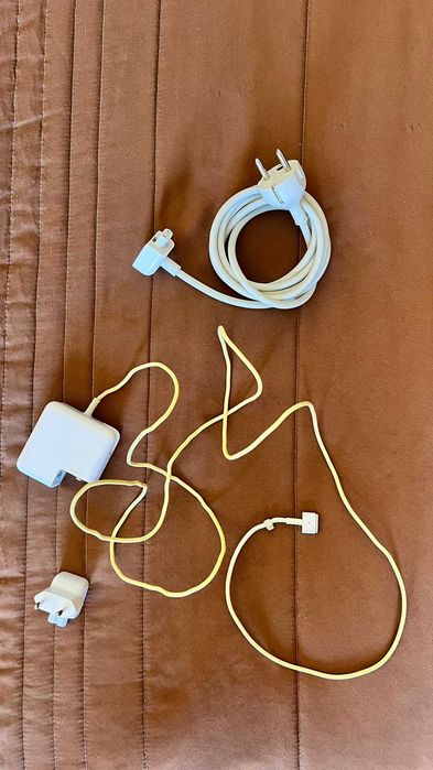 MacBook Air 13” (2010) – Core i5, 1.6GHz, 8GB RAM, 128GB