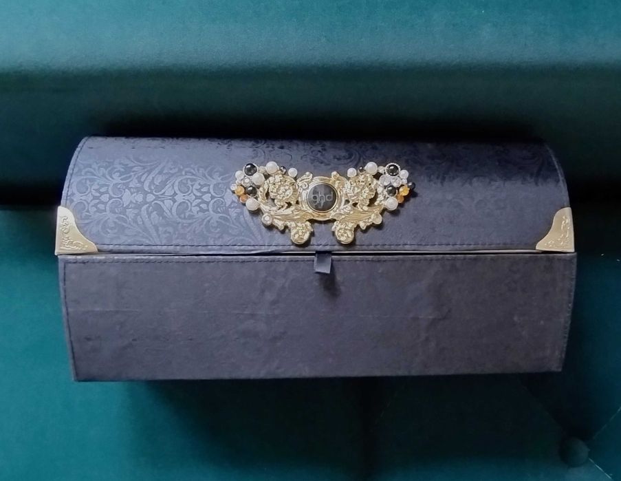 GHD Deluxe Midnight pokrowiec pudełko kuferek puzderko dark Gothic
