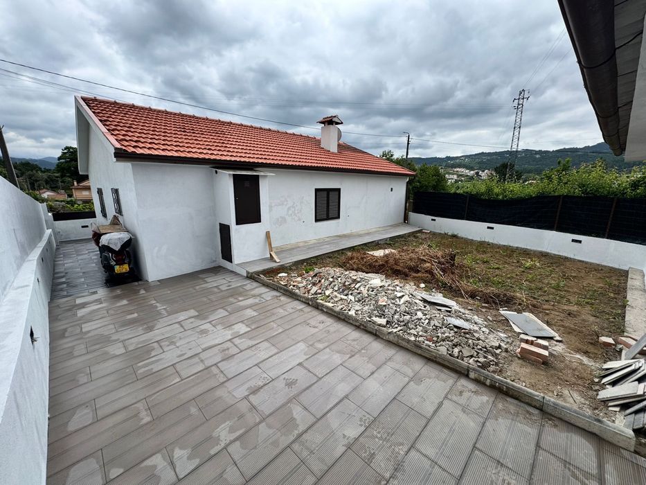 Moradia Terrea  4 Frentes + Anexo  e Terreno