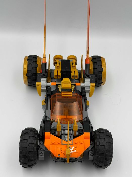 LEGO Ninjago 71769 - Smoczy krążownik Cole’a