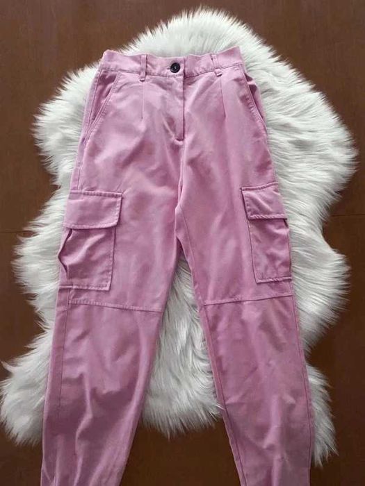 Różowe spodnie wysoki stan