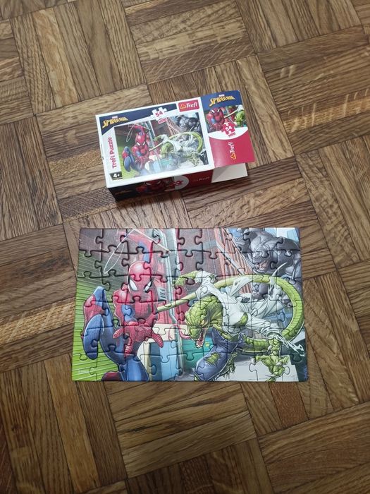 Mini puzzle spider Man