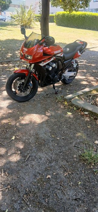 Yamaha FZS 600 (FAZER)
