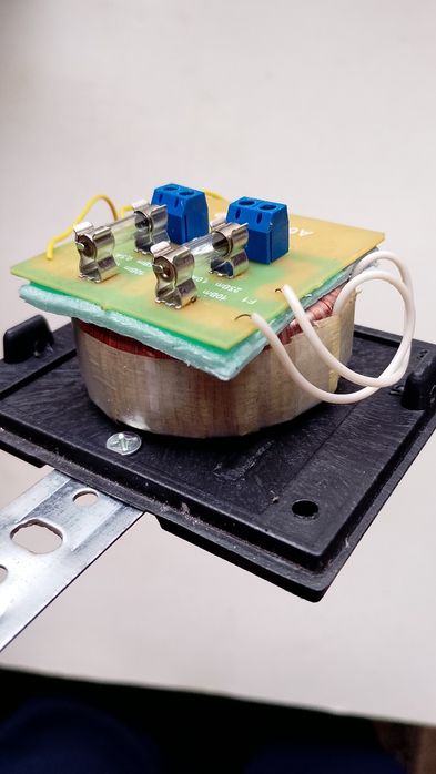 Трансформатор 220/28в новий