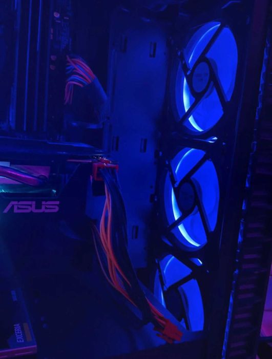 Kompter gamingowy + 2 monitoty [opis]