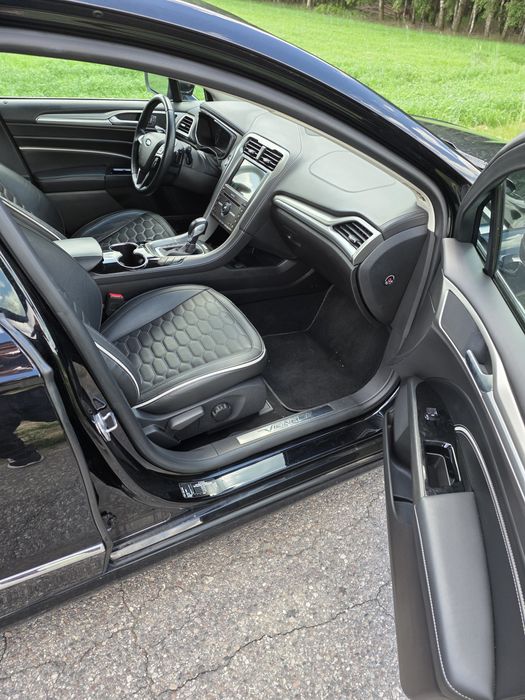 Sprzedam Ford Mondeo Vignale 2018r.