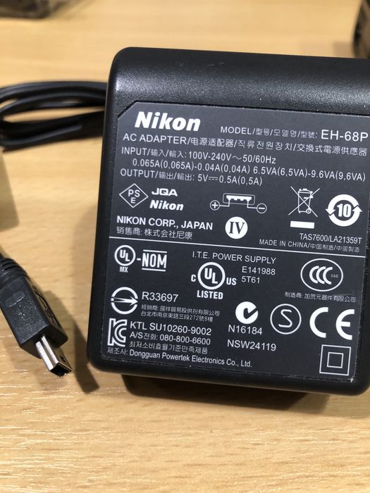 Зарядное устройство для электронных приборов выход 5 вольт 0,5 A Nikon.