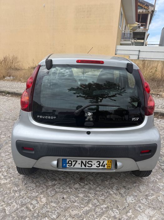 Peugeot 107 em bom estado