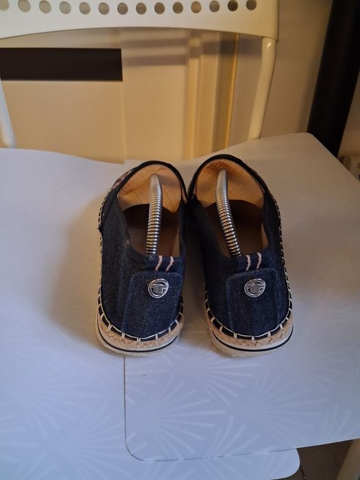 Jeansowe z haftem espadryle