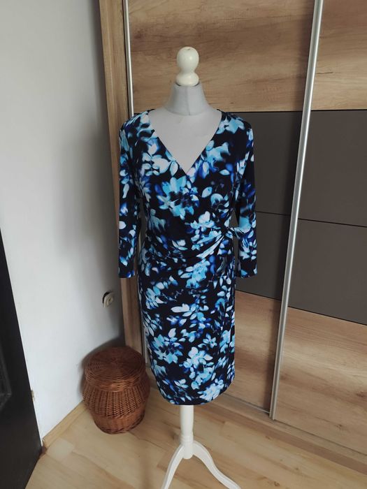 Niebiesko czarna sukienka w kwiaty r.40