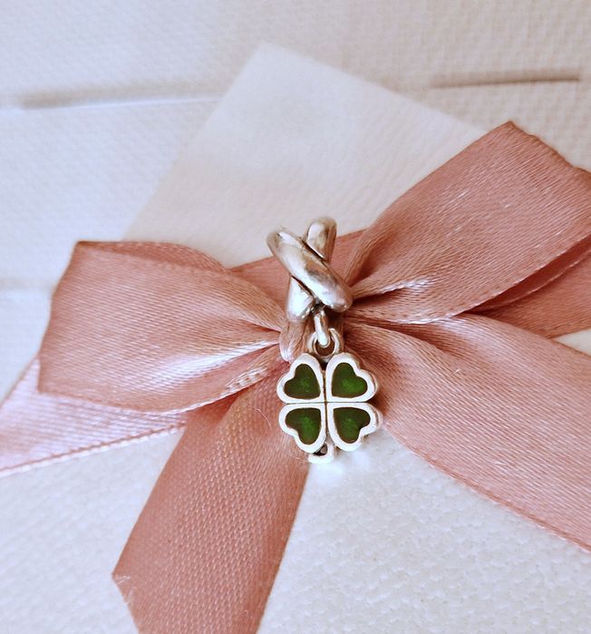 Contas da Pandora Yin Yang Árvore de  Natal Urso Abelha Trevo